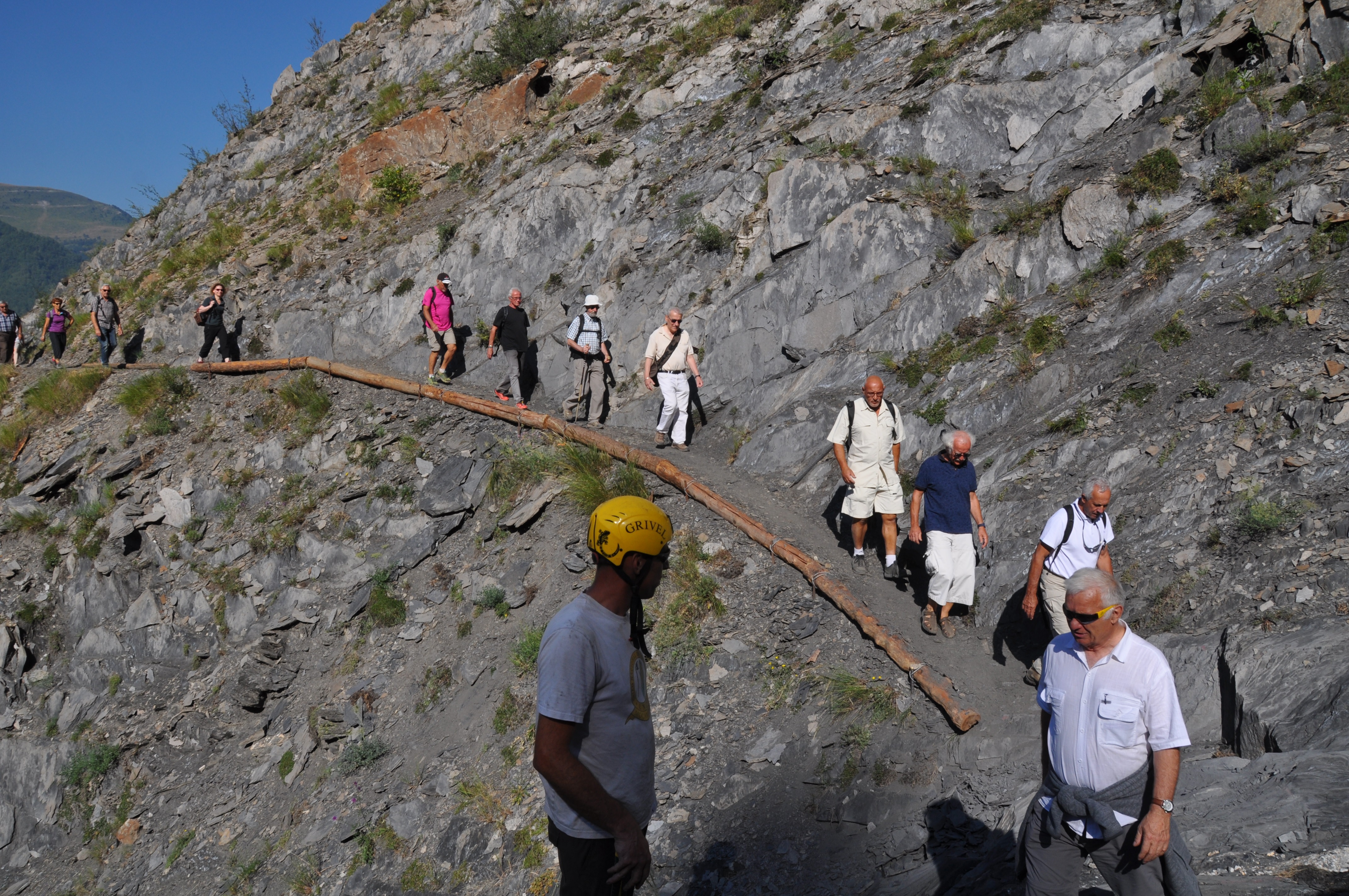 elus_oisans_sentier_hautes_alpes